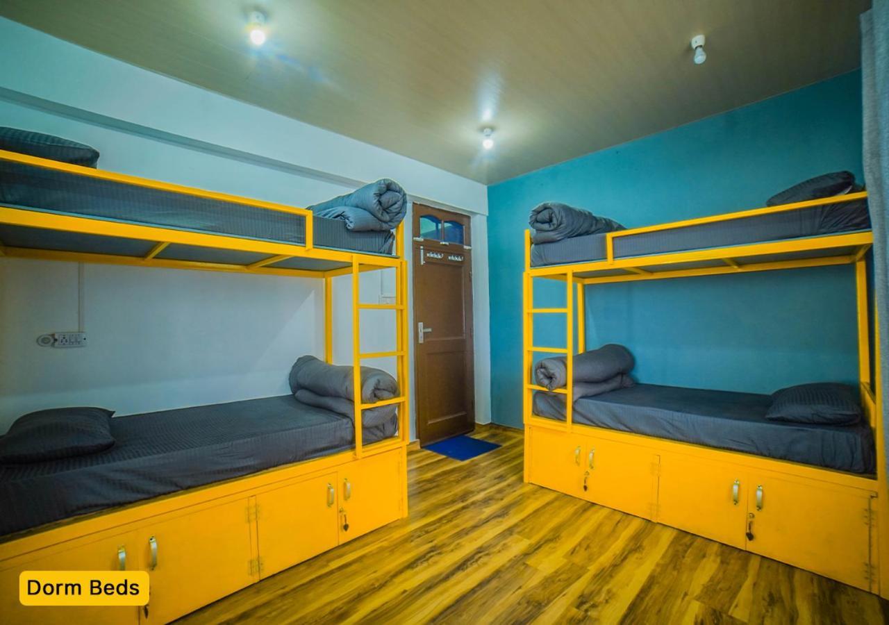 Young Monk Hostel&Cafe Dharamkot McLeod Ganj Exterior foto